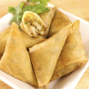 Chicken Curry Puffs (4 triangles)